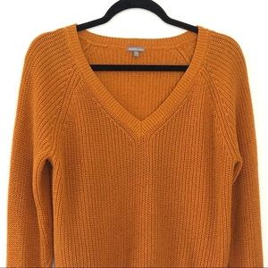 CHARLOTTE RUSSE | Mustard Yellow V-Neck Sweater